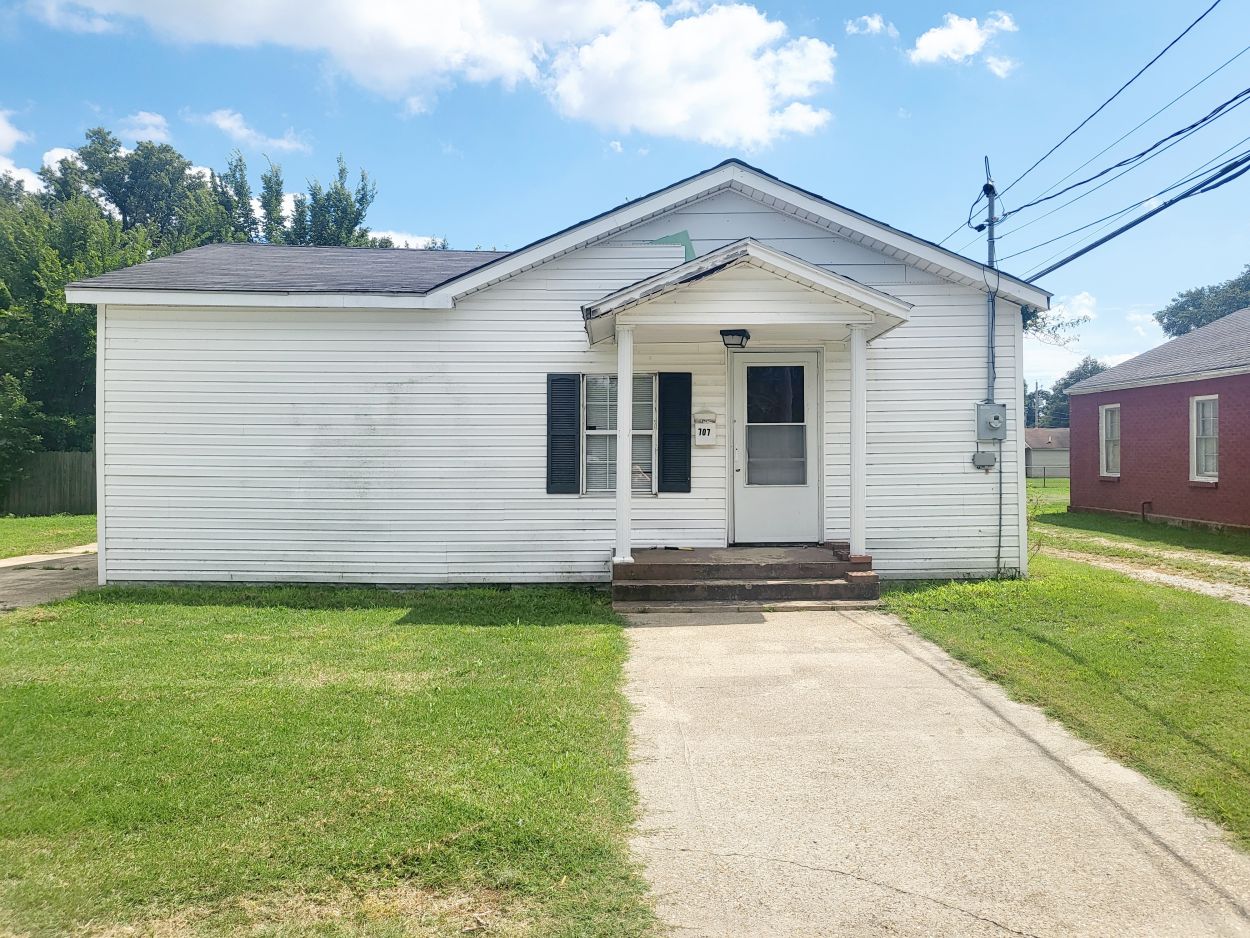 707 E. Fifth St, Kennett, Mo 63857 -- $25,000