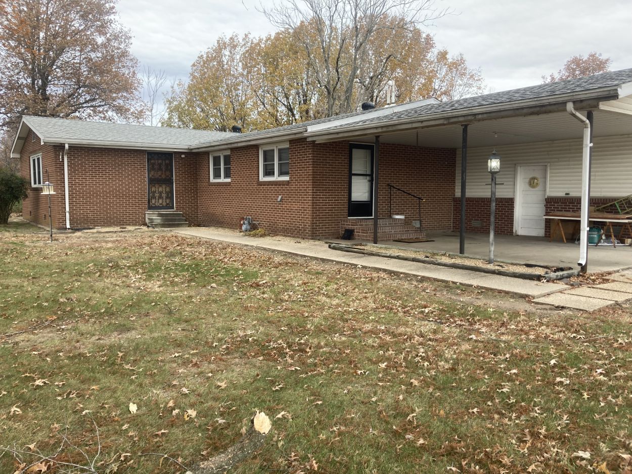 4129S. Hwy 105 East Prairie, MO 63845 4 beds 1baths